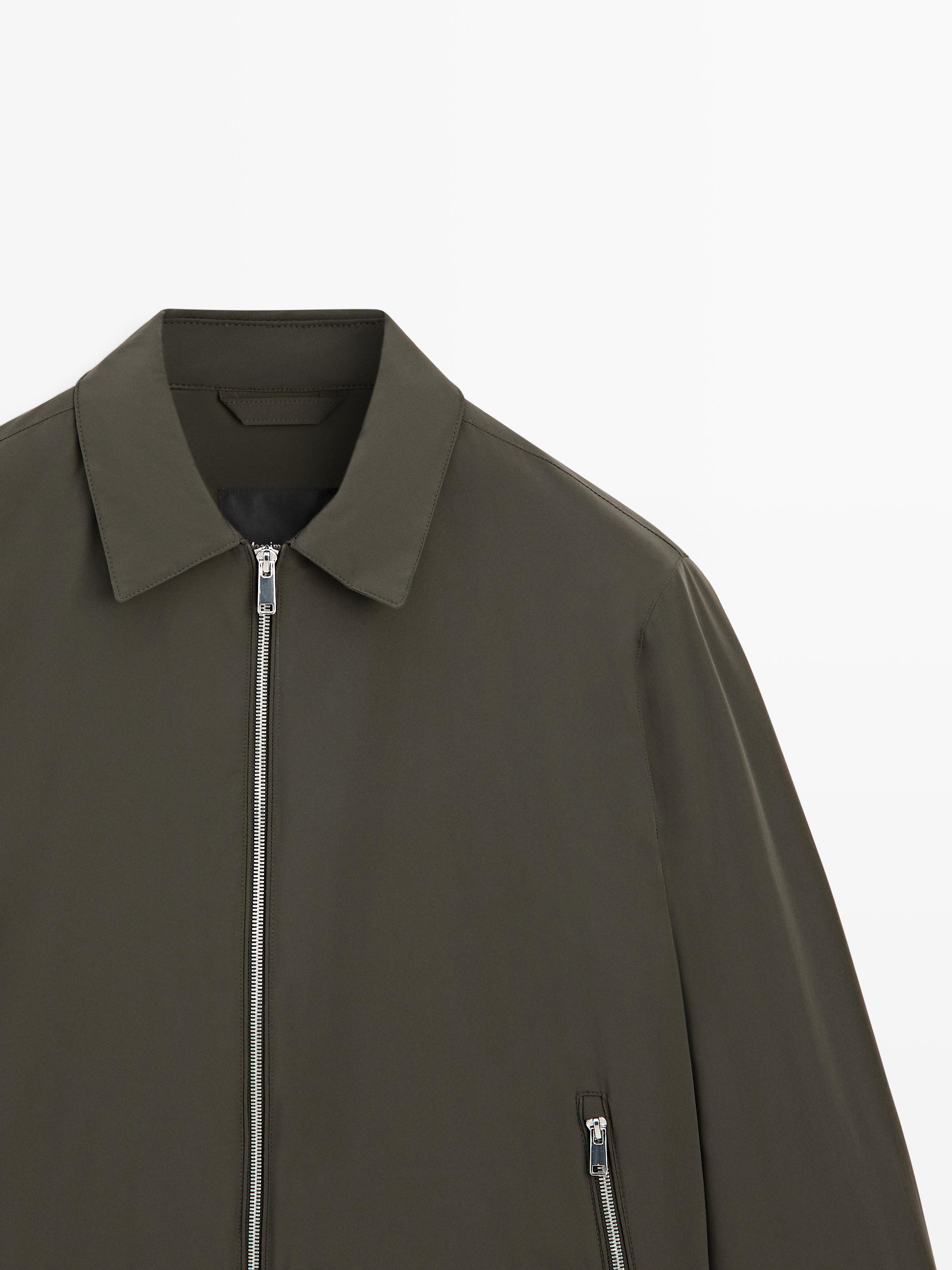 Short jacket with pocket details